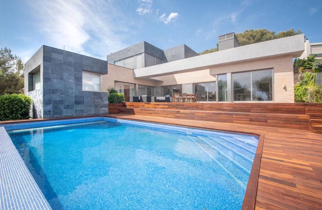 303 m² Villa ∙ 5 bedrooms ∙ 10 guests