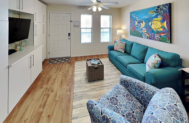 #319 Something's Fishsea | Waterfront + Pool