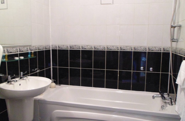 39 Sri Gandha is located in New Bedfont.
