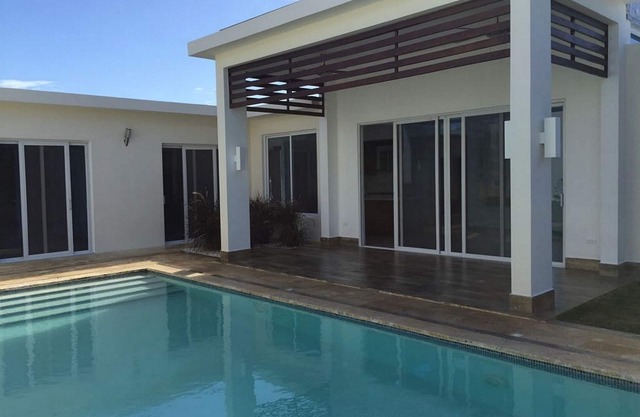 3BD Villa in gated beachfront resort with gym/pool/tennis/basket/spa/restaurant