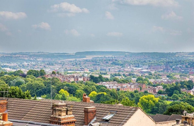 3BR Contractor House Great Location Meadowhall Rd