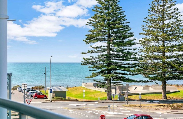 Esplanade Victor Harbor 