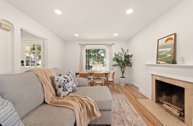 3BR Home Bright & Open In Euclid Near Cleveland!