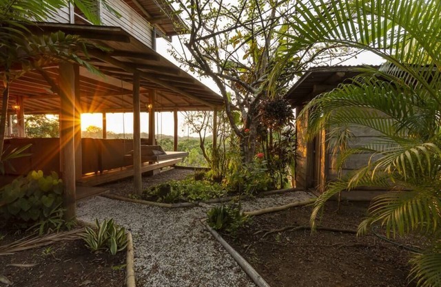 3BR Ocean View Villa w/Pool + Included Breakfast