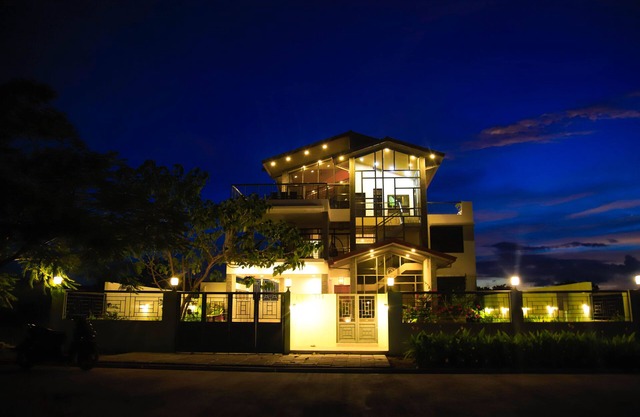 3BR Presidential Suite w/Private Veranda, Penthouse Access & Free Breakfast!