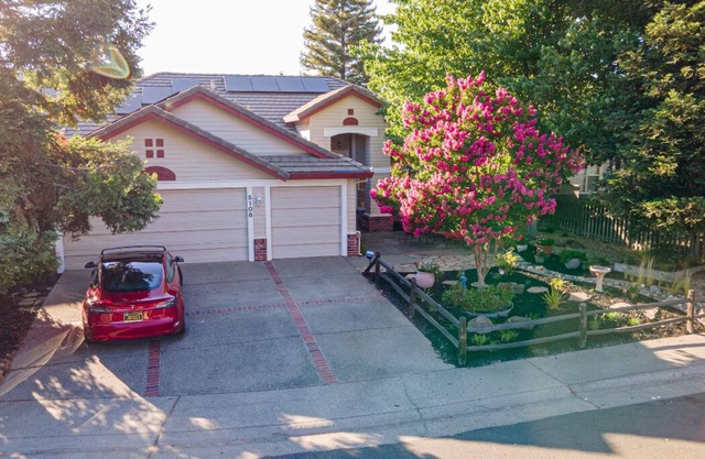 4/2 Model Home with EV Charger in Inviting Cul-de-sac