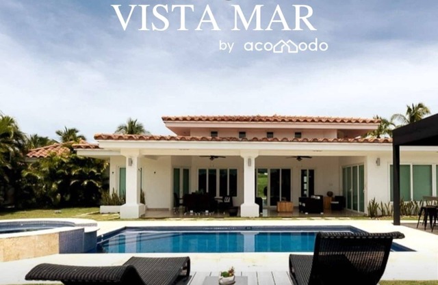 4 Bdr + 4 bthr apartment with private pool 👙/Beach access 🏖️