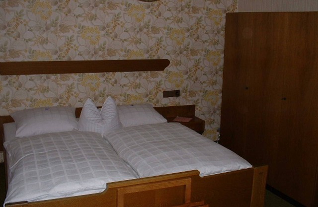 4 bed room 1 - Adieu Everyday life: Pension Oesterle in the Black Forest