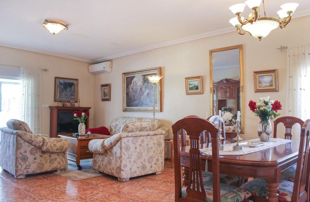 4 bedroom accommodation in Crevillente