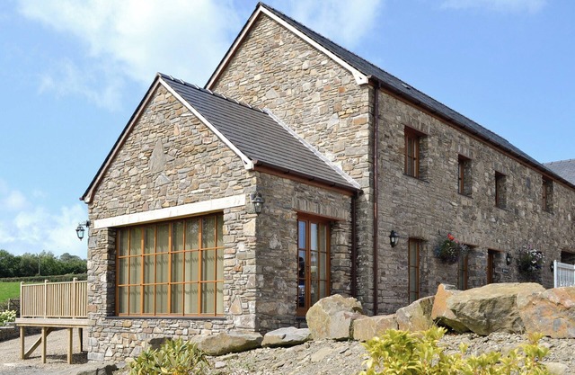 4 bedroom accommodation in Mydroilyn, near Aberaeron
