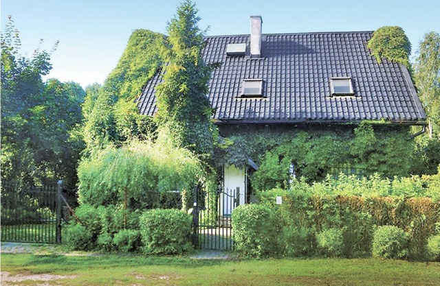 4 bedroom accommodation in Zbychowo