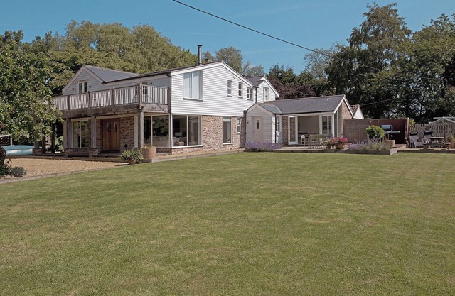 4 bedroom accommodation in Aylsham