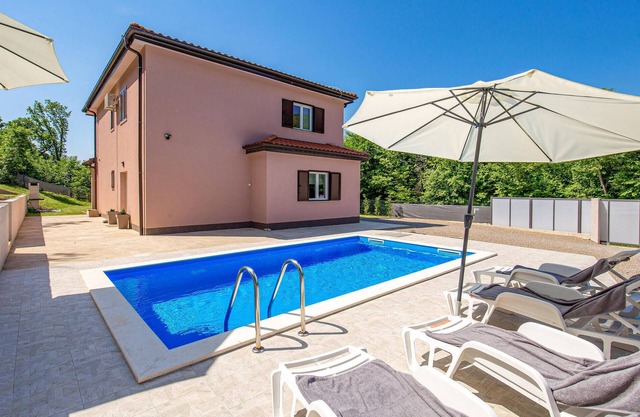 4 bedroom beautiful home in Veprinac