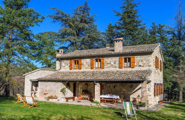 4 bedroom beautiful home in Acqualagna