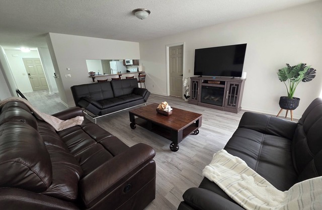 4-bedroom bungalow in awesome Fort Wayne nwith king size Bed