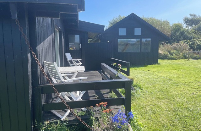 4-bedroom cabin in delightful Sjællands Odde 100m to the beach