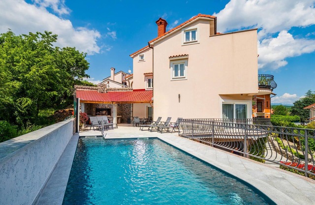 4 bedroom cozy home in Matulji