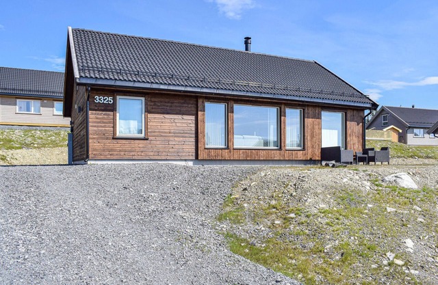 4 bedroom cozy home in Sjusjøen