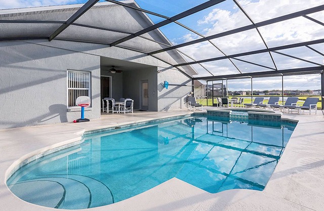 4 Bedroom Home in Gated Area on the Lake withSolar Heated Large Pool with Spa