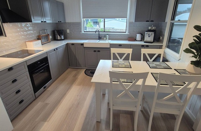 4-bedroom house including separate 30m2 studio in amazing Manly