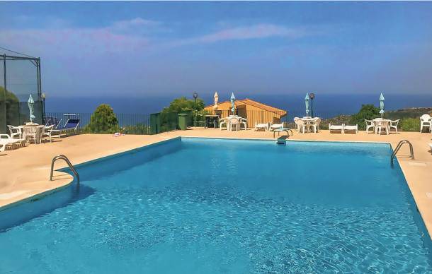 4 bedroom accommodation in Trabia
