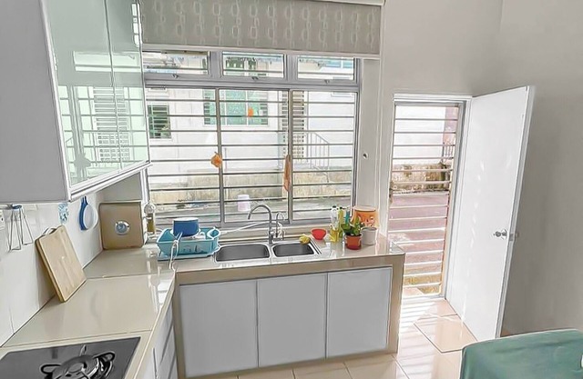4 Bedroom Landed House