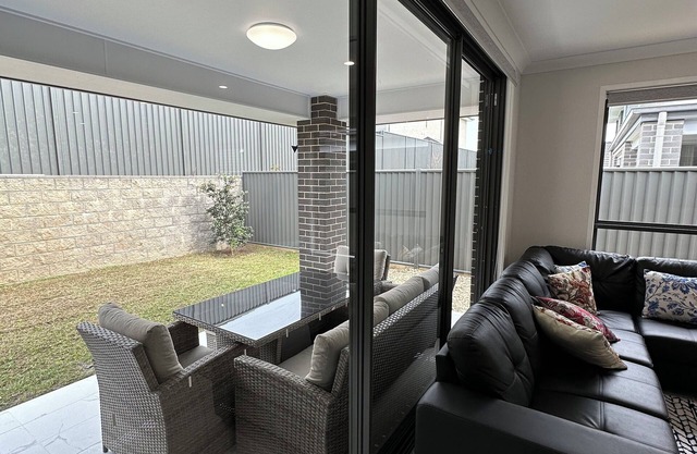 4 Bedrooms Oran Park Home