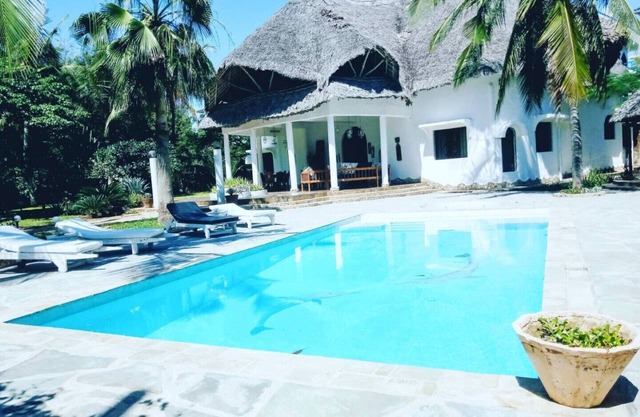 4 bedrooms villa