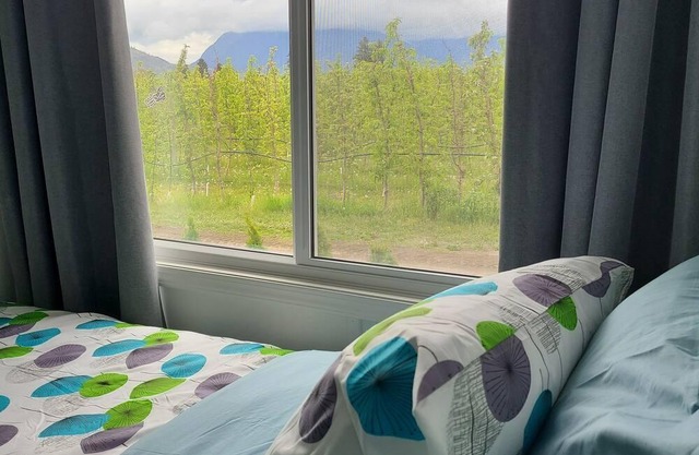 4 Bedrooms with Orchard Views