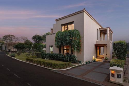 4 Lake View Manesar Golf Villa