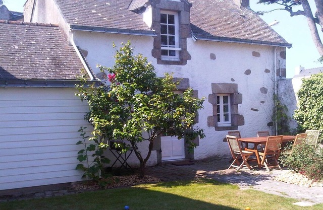 4* listed property full of character between Croisic and La Baule (2 bdrms)