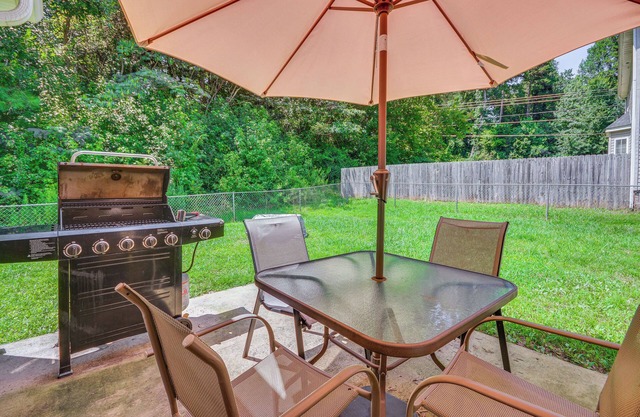 < 4 Mi to Dtwn Greensboro: Renovated Home w/Yard!