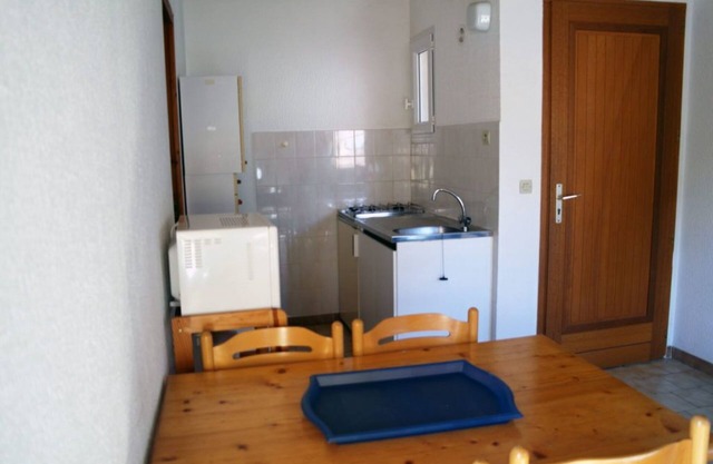 4-person apartment -8/70