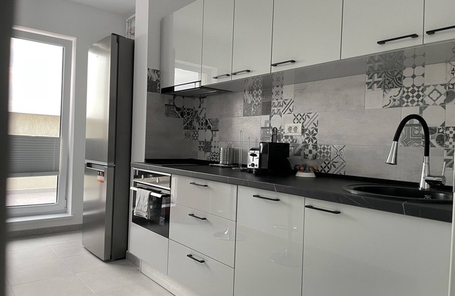 4 Room Penthouse Terrace W18-W19