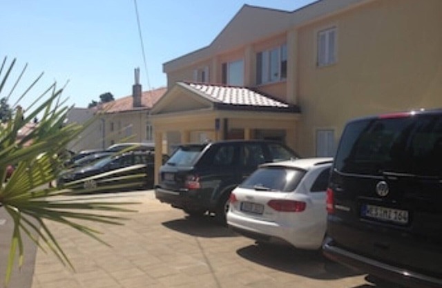 4-star apartments with direct beach access in front of the house