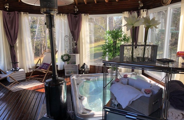 4 Star Forest & Lake PEI B&B: Romance Room, Prince Edward Island