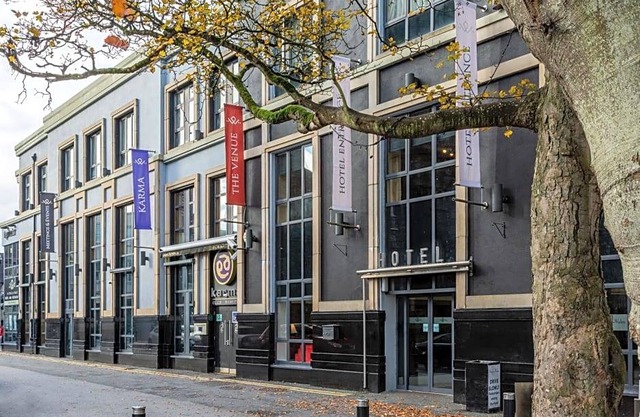 4-Star Hotel ∙ Prince of Wales Hotel