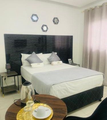 40 40 Accommodation