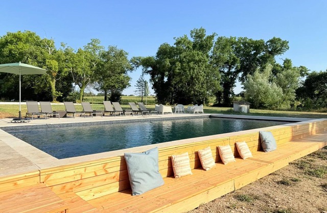 450m2 villa in the heart of the Gers, 5 suites, dormitory, pool and sunsets