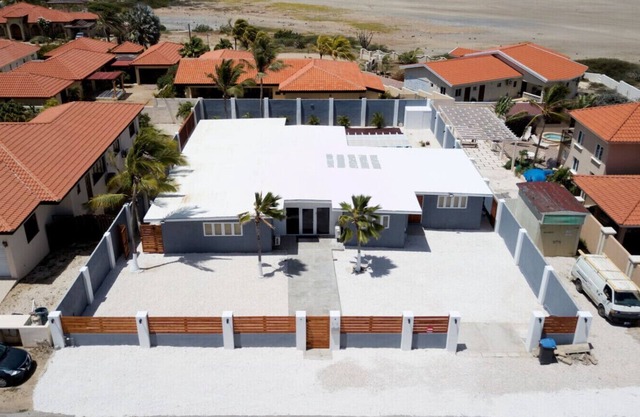 46 seconds to BEACH, Pool side massages, Private chef, UTV, Gorgeous Villa