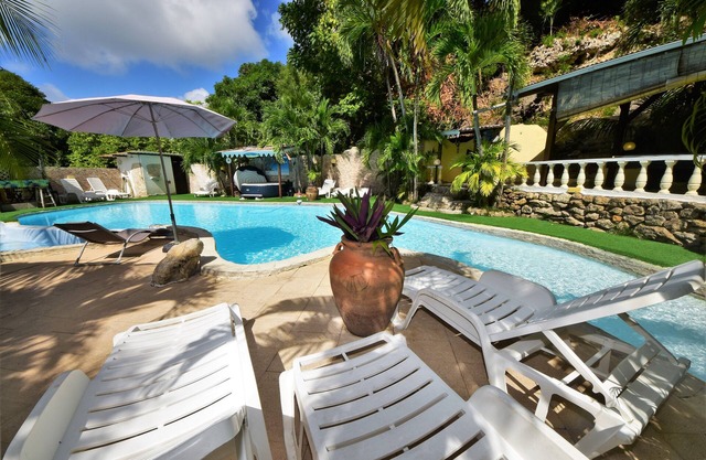 460 m² paradise villa with swimming pool (max. 24 people)