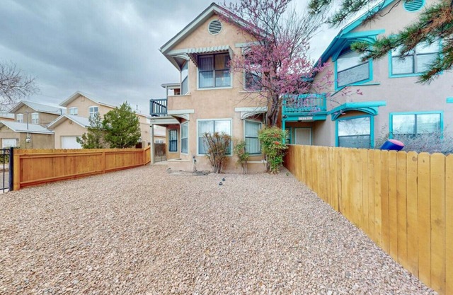 4bd/2.5ba|Near SawMill &Old Town