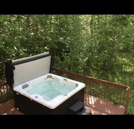 4BED/2BATH/Jacuzzi Family Lakeside Cottage
