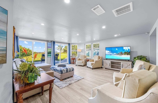 4BR/4.5BA Oceanfront Paradise Downstairs Duplex
