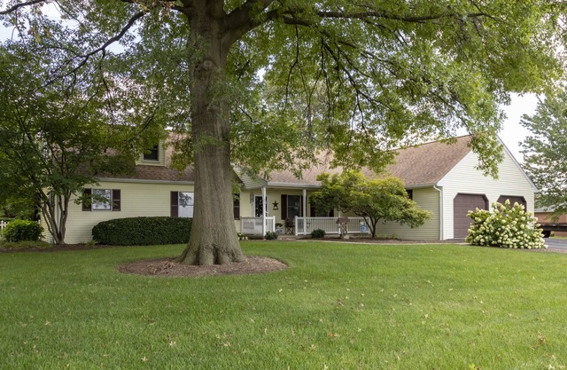4BR Home w/Country Setting & Farmland Views (Lancaster, PA, USA)