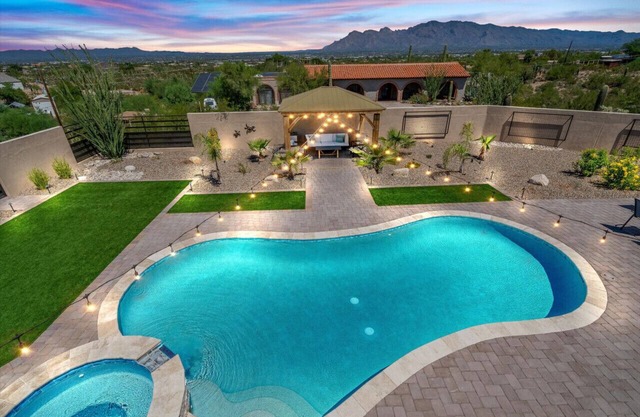 4BR Home w/Mountain Views, Pool, Spa, Firepit & Gazebo