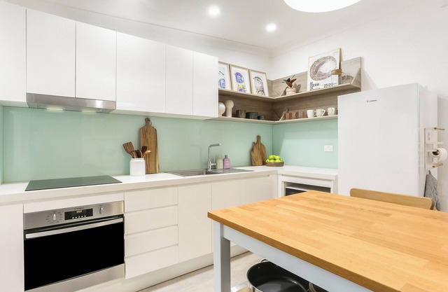 4mins walk to Central! Unique 2 Bed Terrace Home