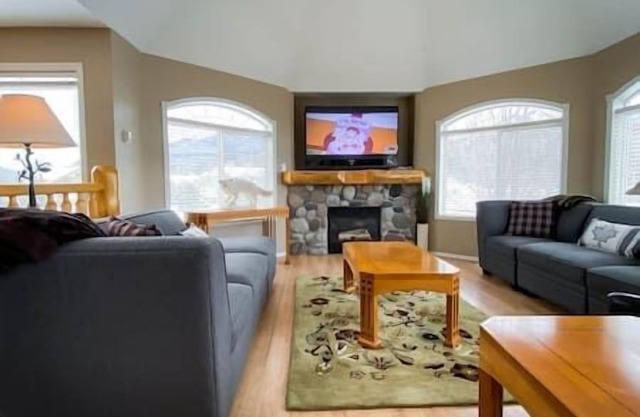 5 BDR Condo/Multiple Patios/Superb Location