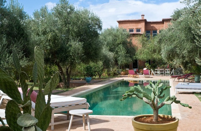 5 BEDROOM VILLA - NOT OVERLOOKED - SECURE SWIMMING POOL - NEAR MARRAKECH