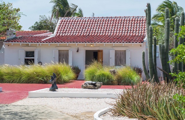 5 bedr Home in Aruba Santa Cruz With Pool